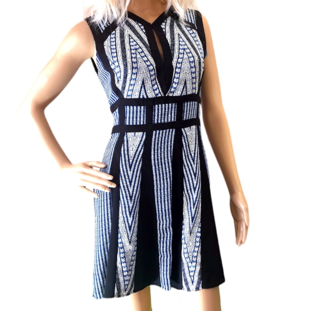 BCBGMAXAZRIA - Sleeveless dress, blue, size 4